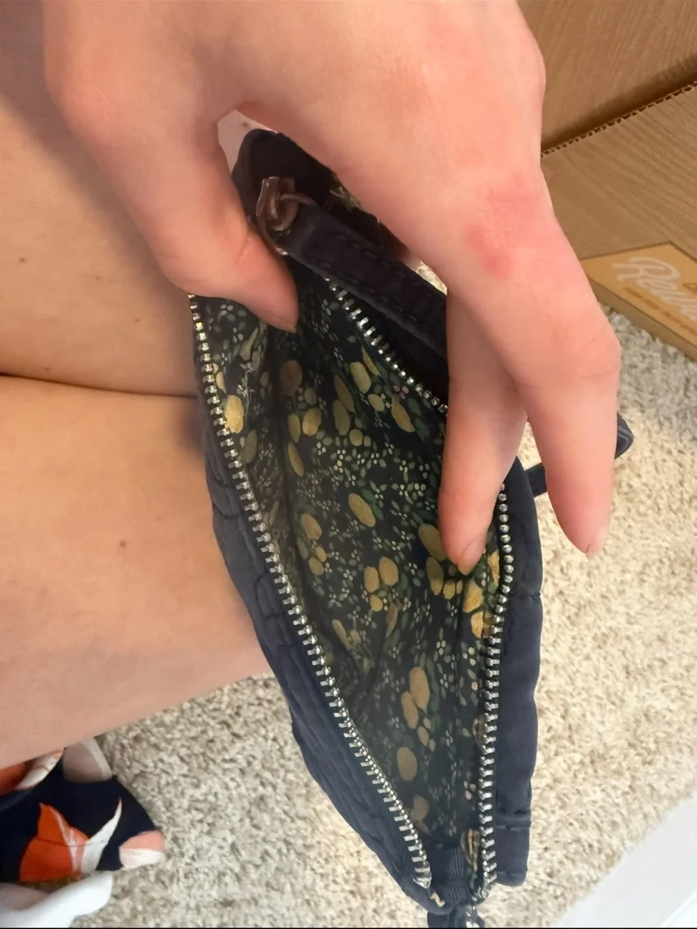 Vera Bradley wristlet clutch bag navy blue/ Daffodil Lining